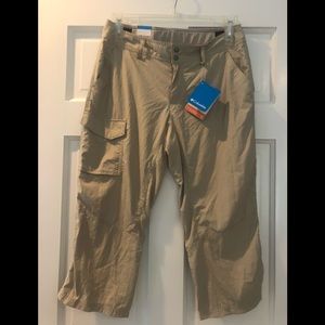 NWT Columbia Sz 8 khaki capris